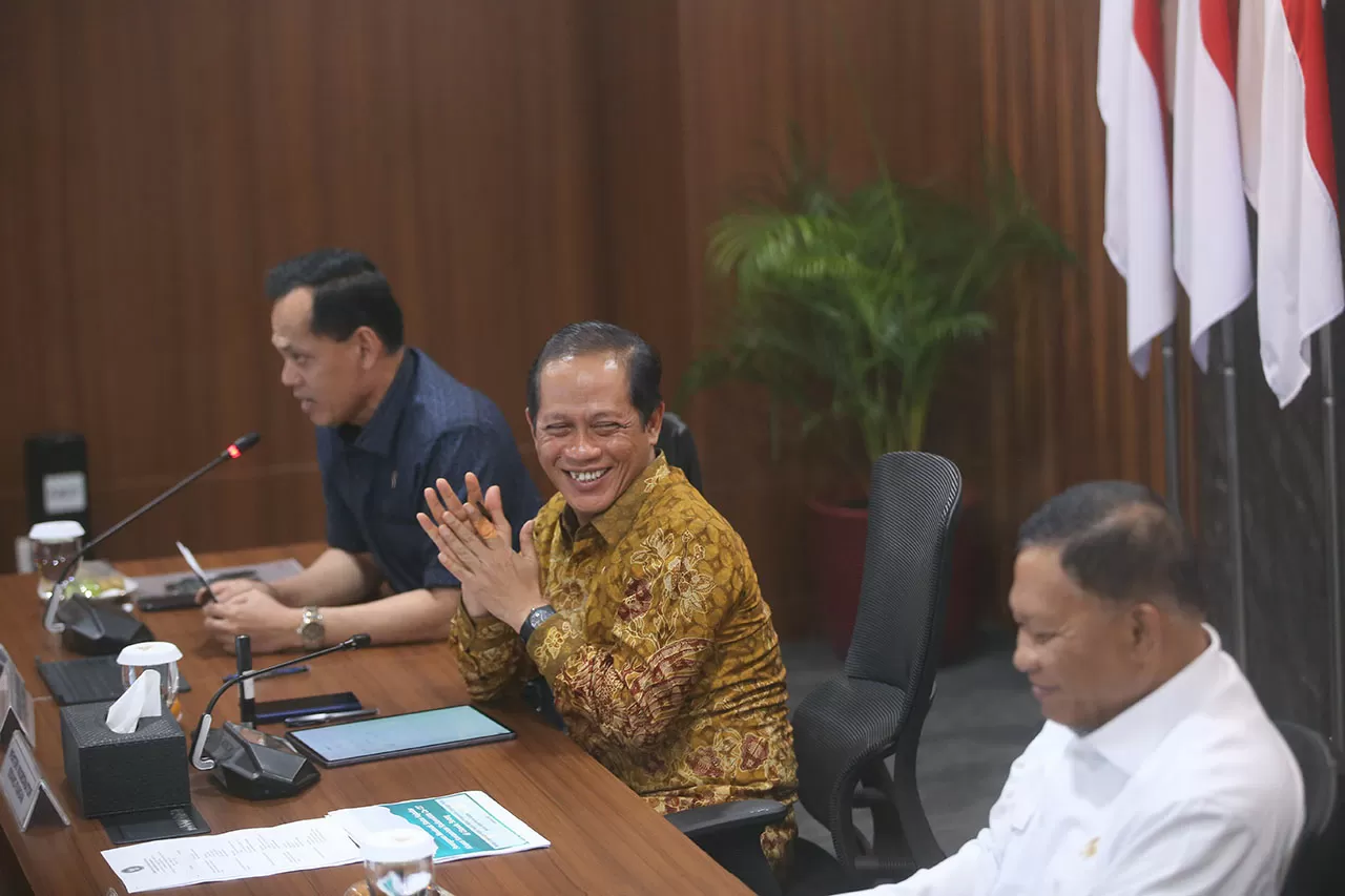 Pemerintah Gelar Rapat...