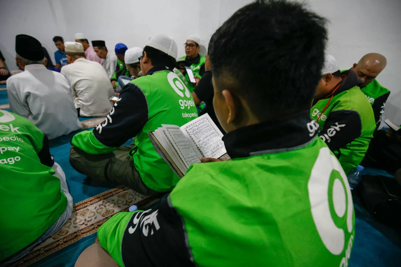 Ratusan Pengemudi Gojek...