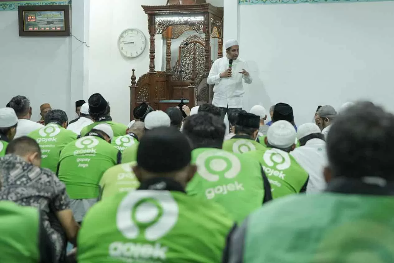 Ratusan Pengemudi Gojek...