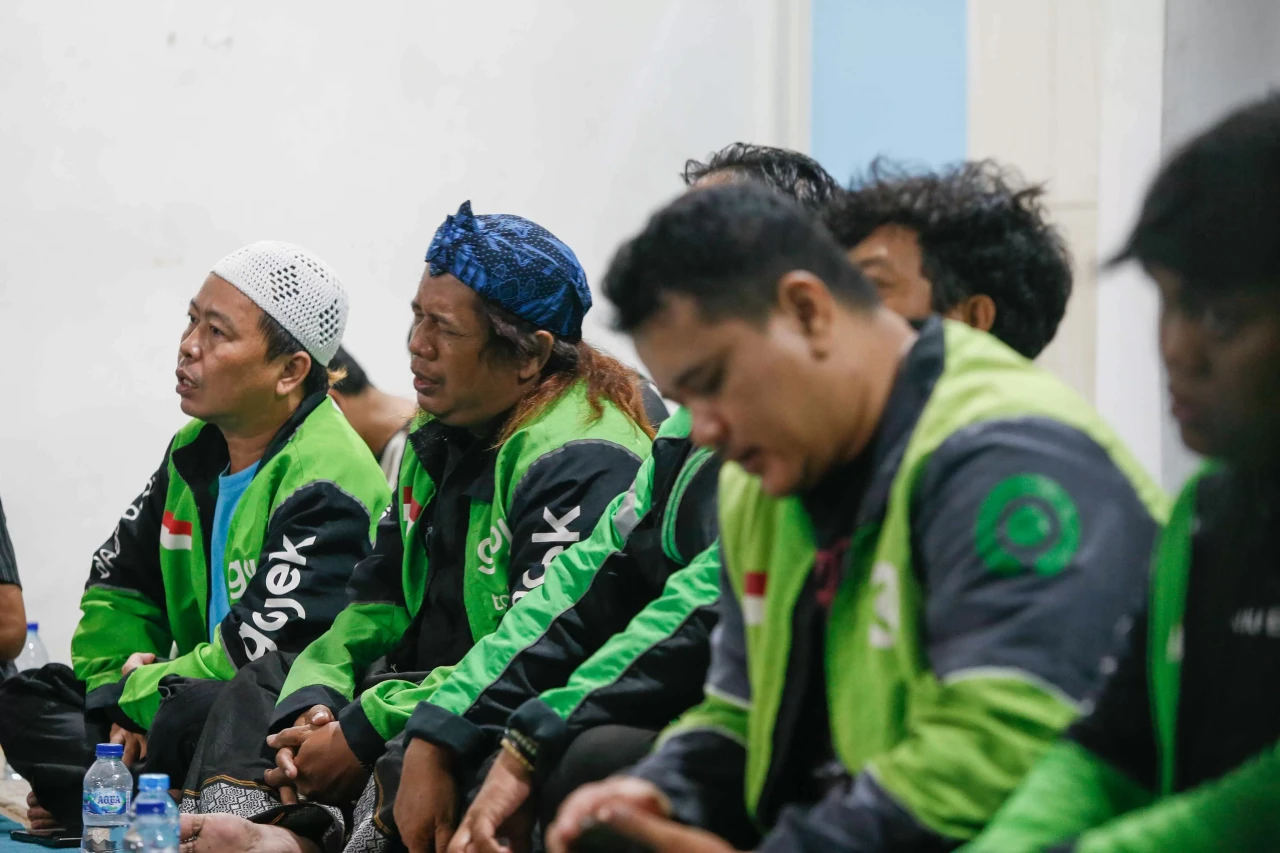 Ratusan Pengemudi Gojek...