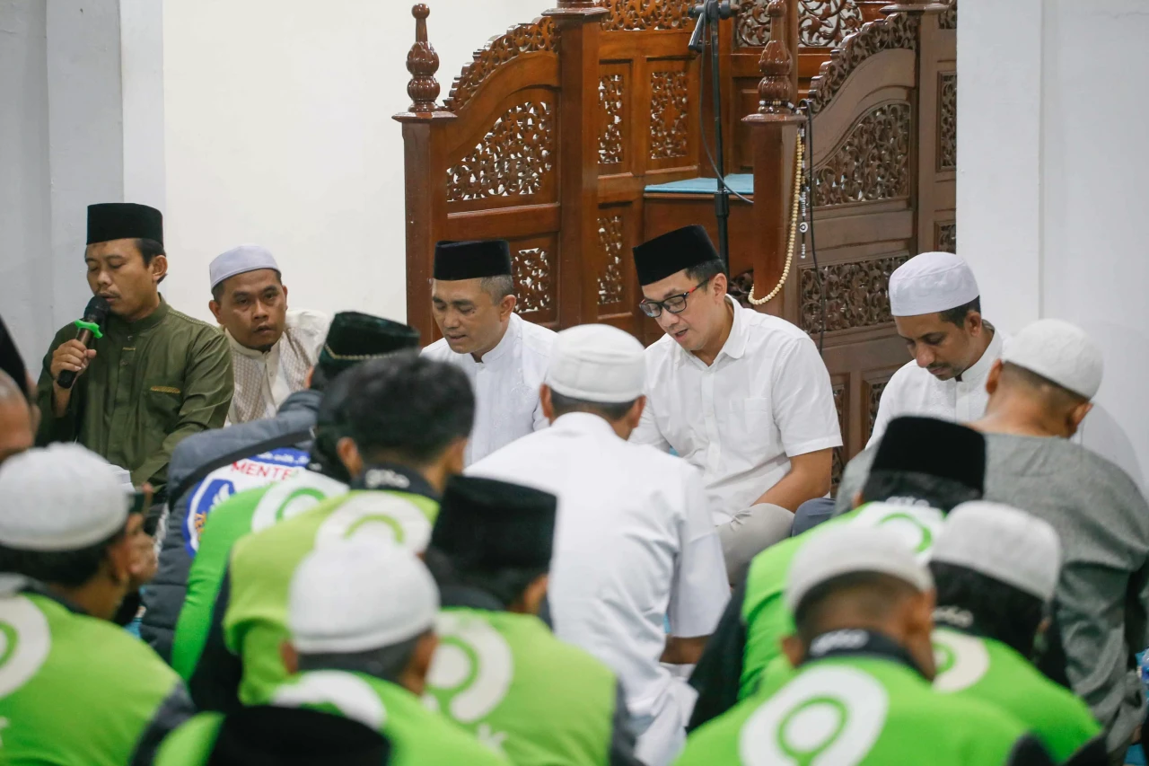 Ratusan Pengemudi Gojek...