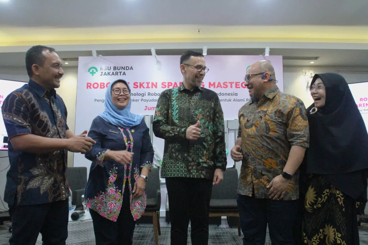 Operasi Robotic Mastectomy...