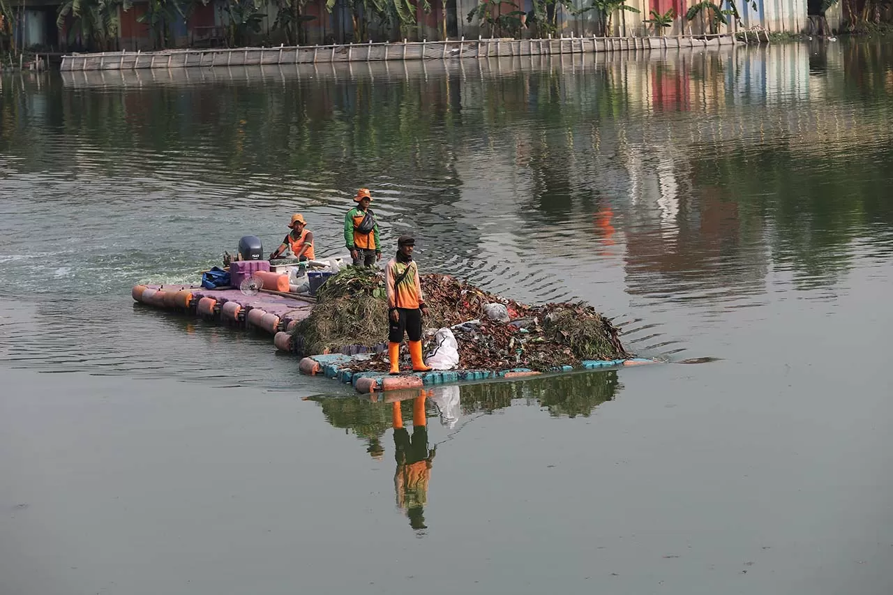 Pembersihan Sampah di...