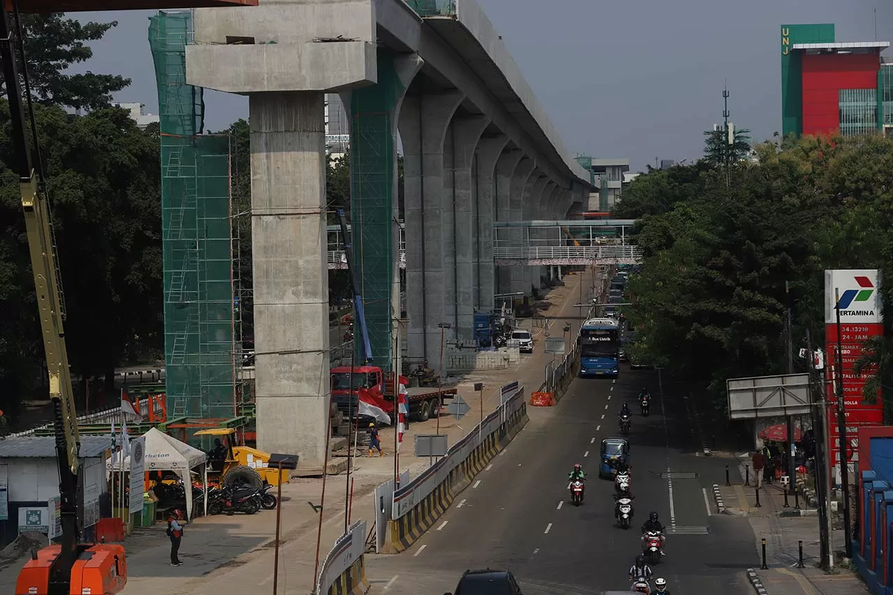 Progres LRT Jakarta...