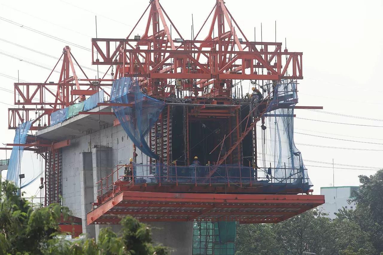Progres LRT Jakarta...