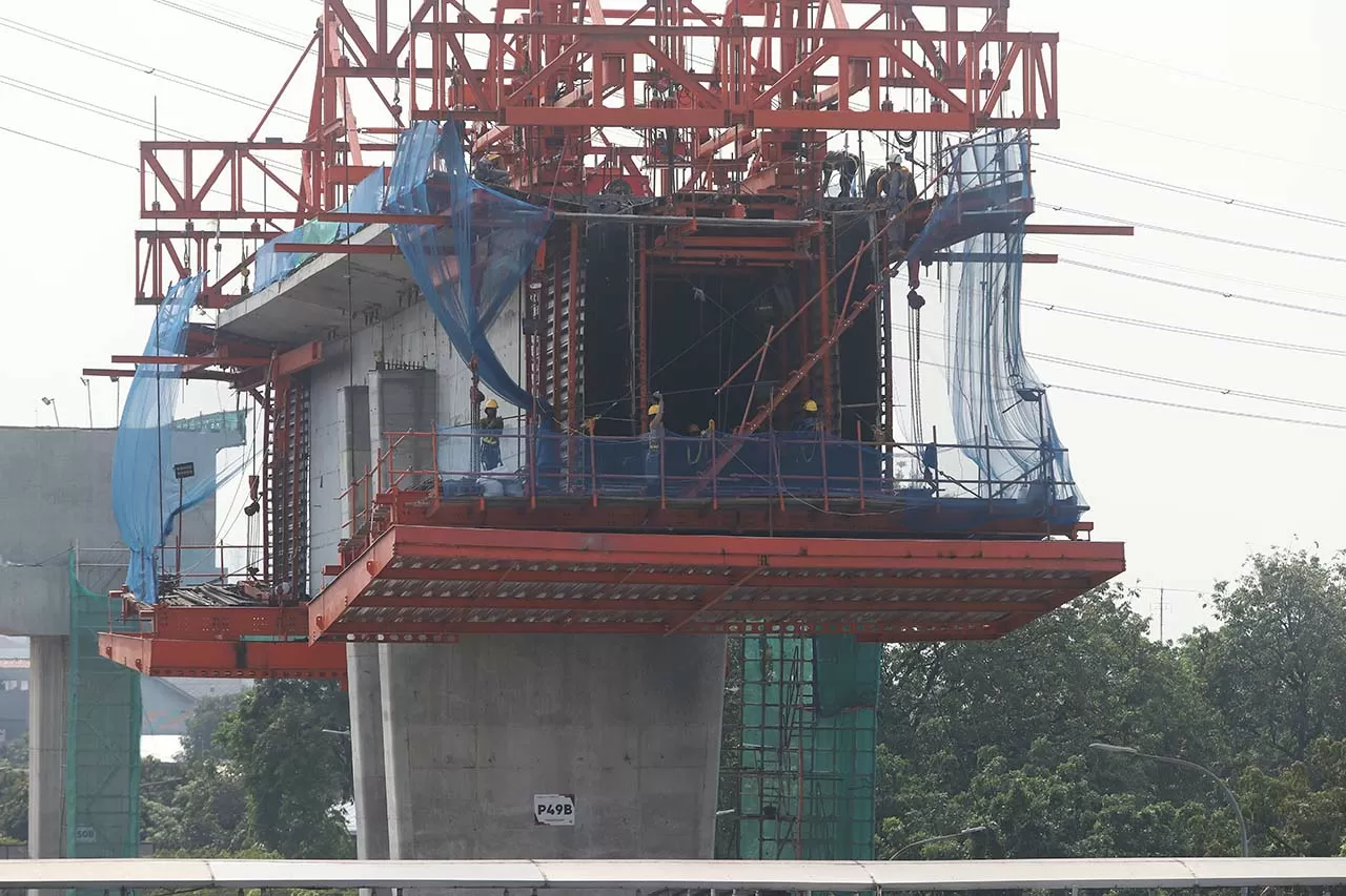 Progres LRT Jakarta...