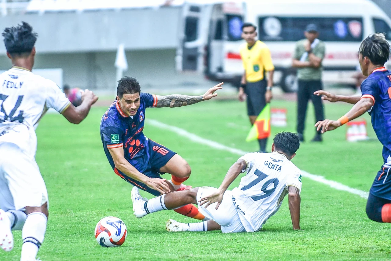 Sumsel United Bungkam...