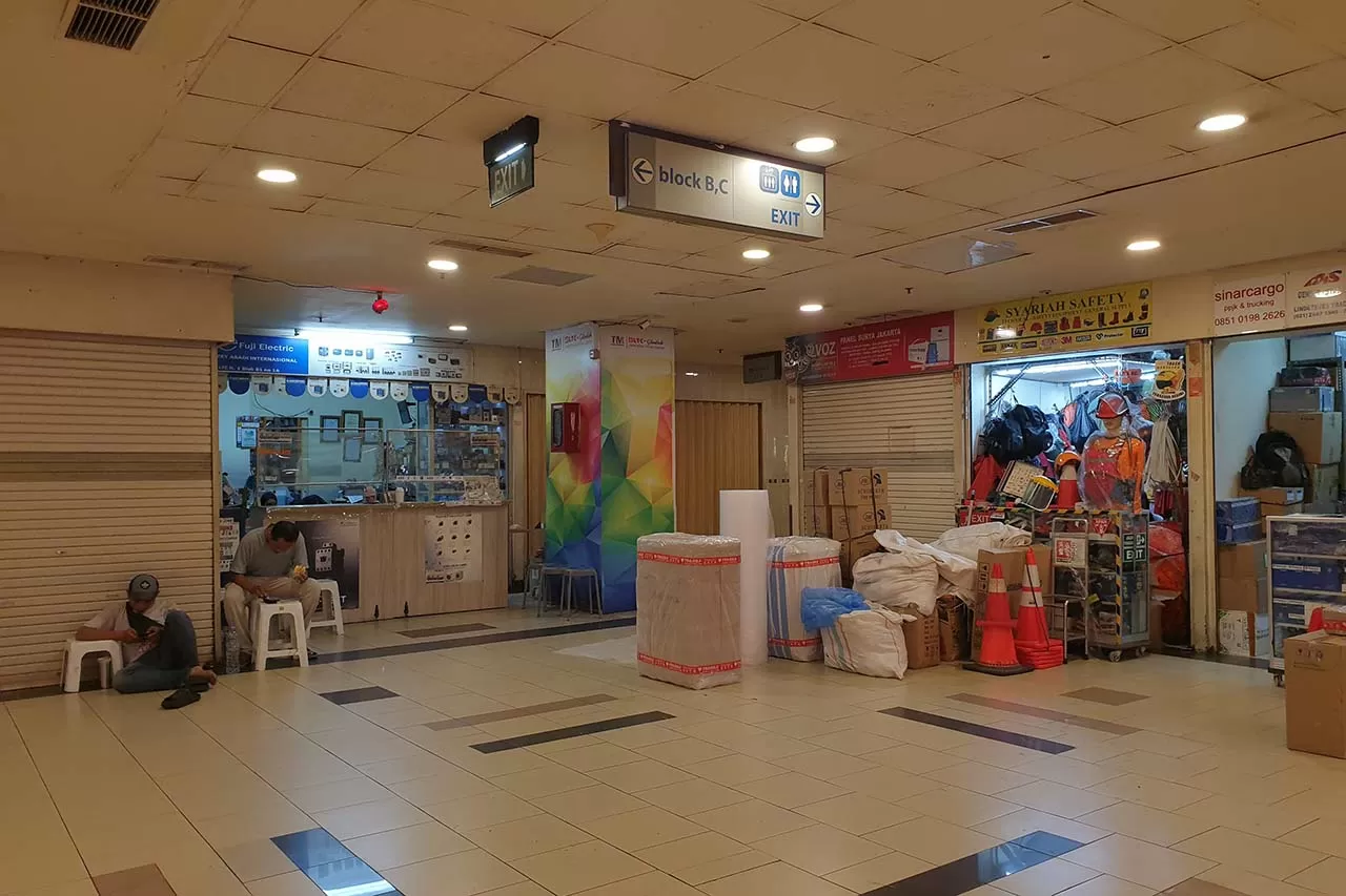 Ditinggal Pembeli, LTC...