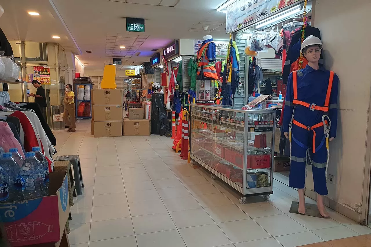 Ditinggal Pembeli, LTC...