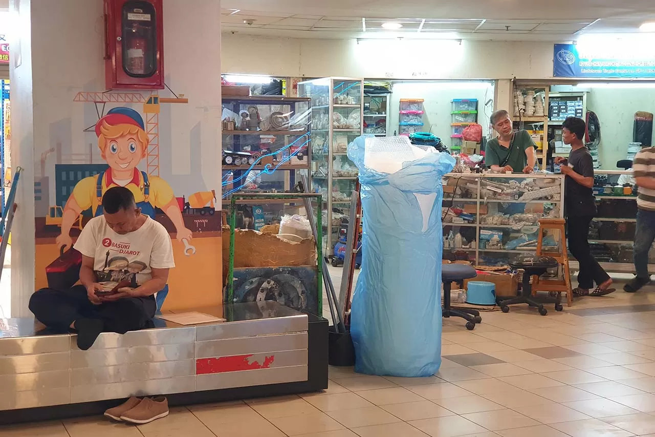 Ditinggal Pembeli, LTC...