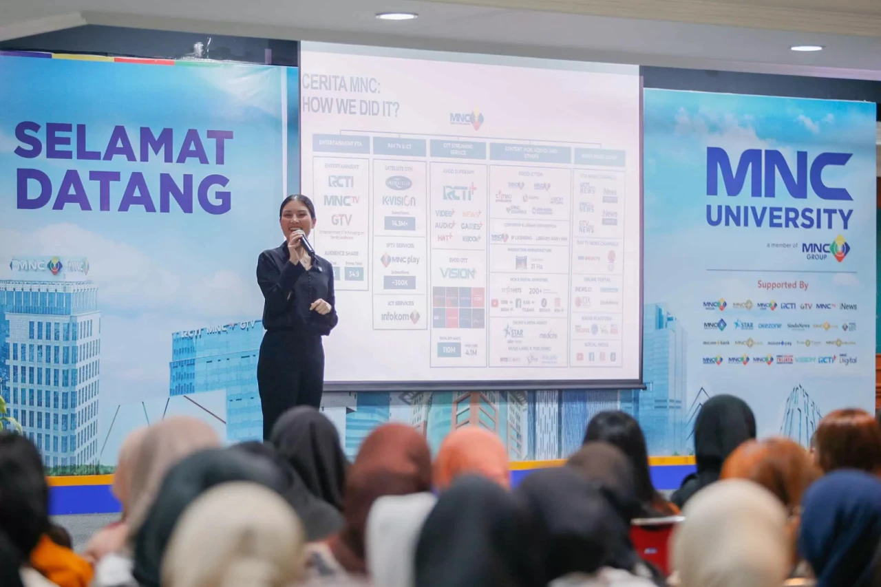 Kuliah Umum Angela Tanoesoedibjo...