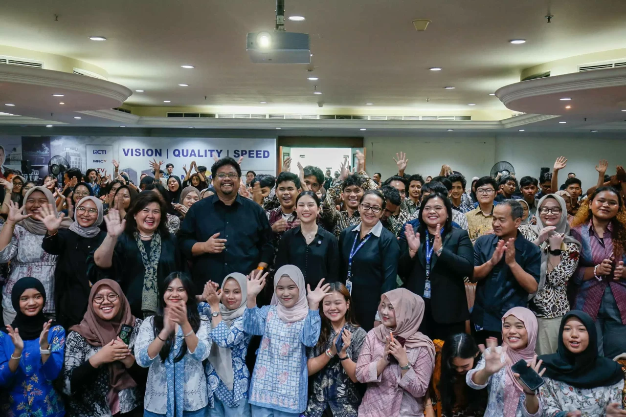Kuliah Umum Angela Tanoesoedibjo...
