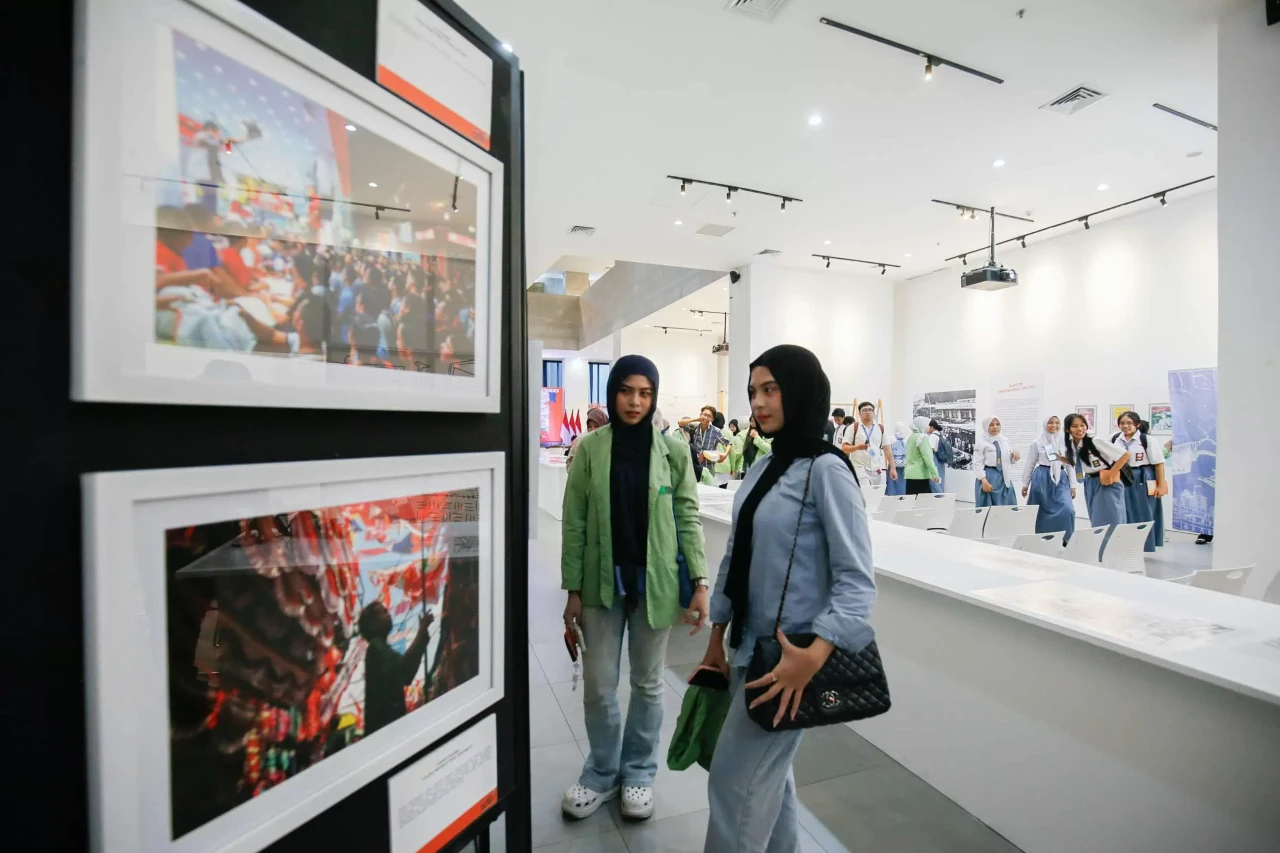 Pameran “Lo Jual Gue...