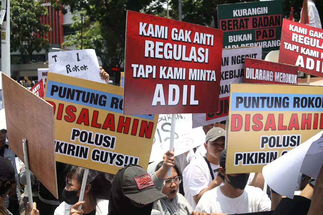 Pekerja Hiburan Demo...