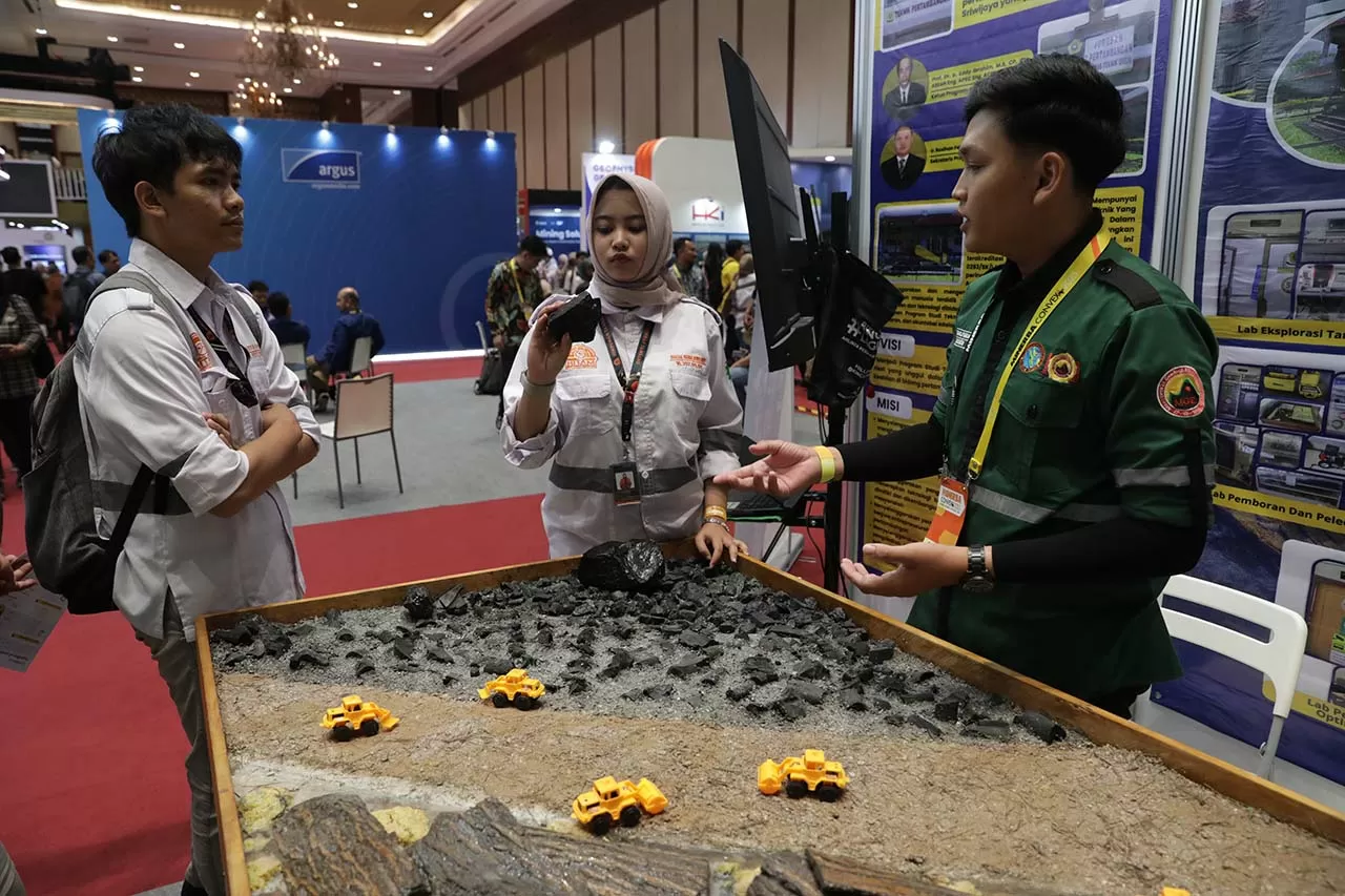 Pameran Minerba Convex...