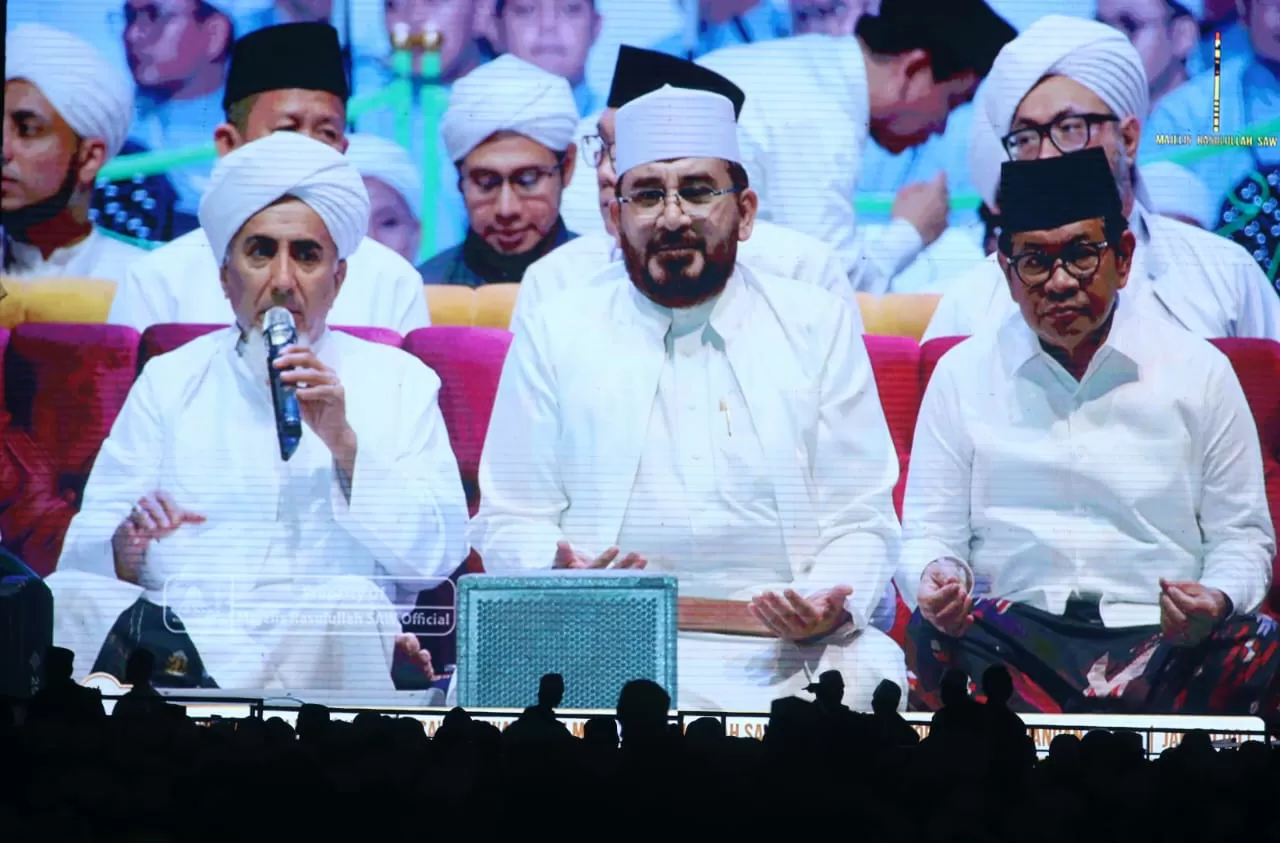 Ratusan Ribu Umat Islam...