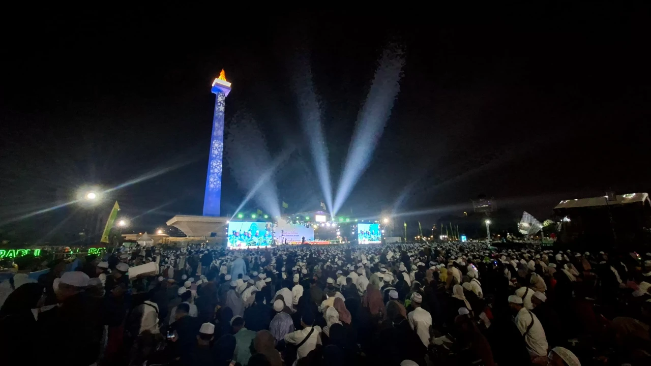 Ratusan Ribu Umat Islam...