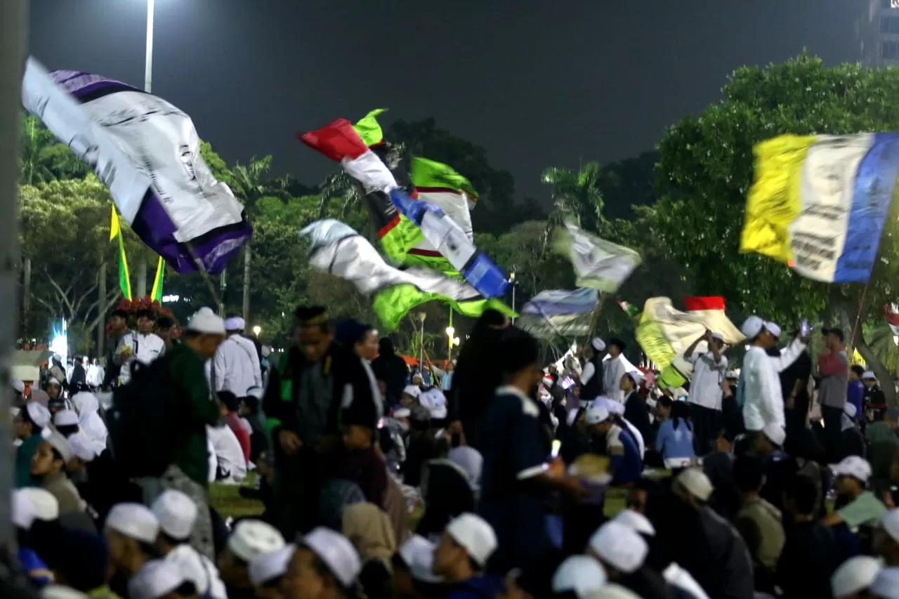 Ratusan Ribu Umat Islam...