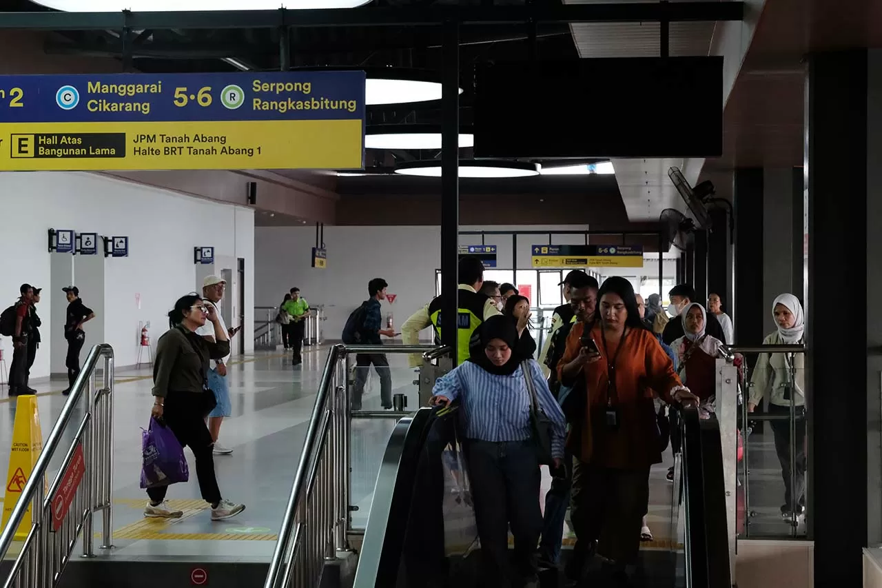 Revitalisasi Stasiun...