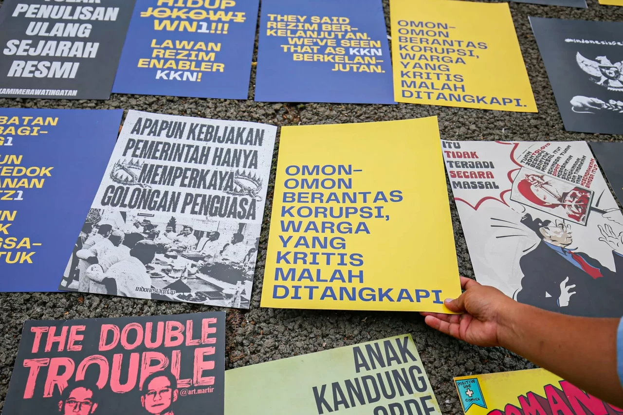 Aksi Damai di Depan...