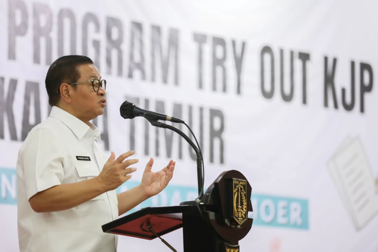 Gubernur Pramono Luncurkan...