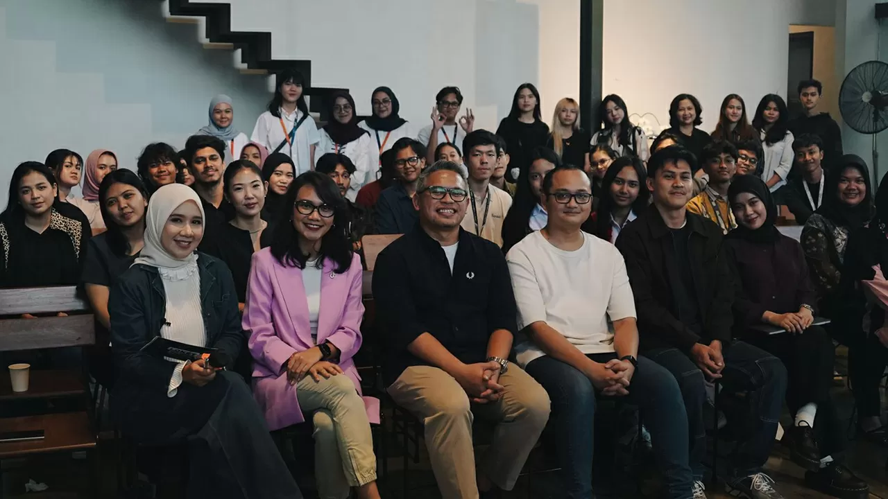 Data dan Digital Jadi...