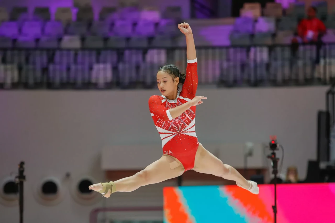Aksi Pesenam Putri Indonesia...