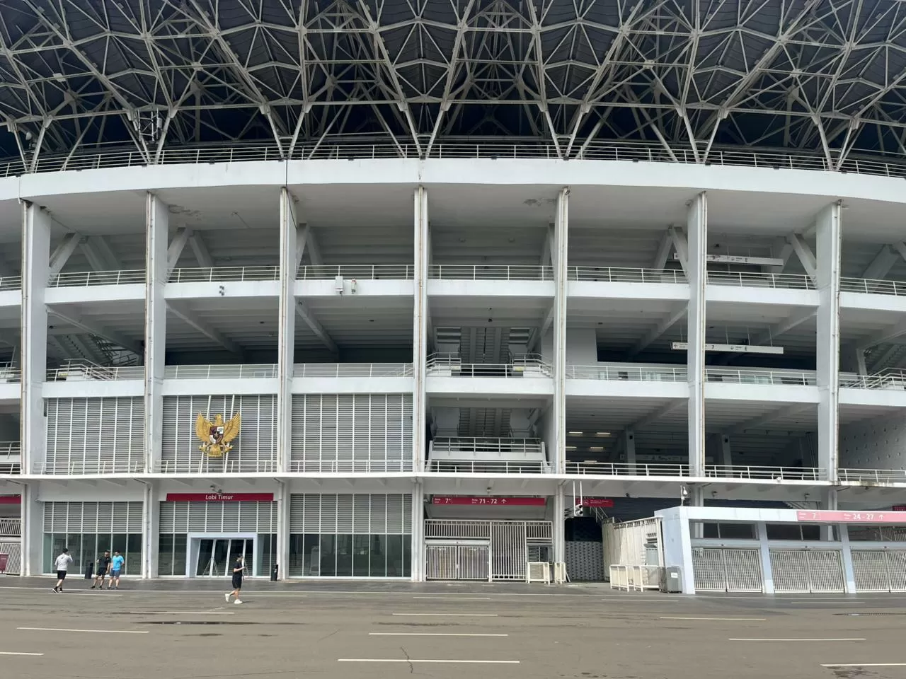 Potret Kawasan GBK Tanpa...