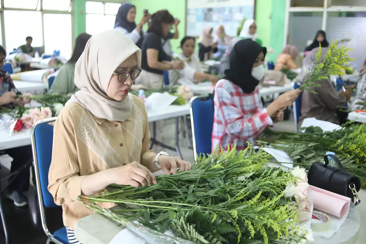 Pelatihan Merangkai...