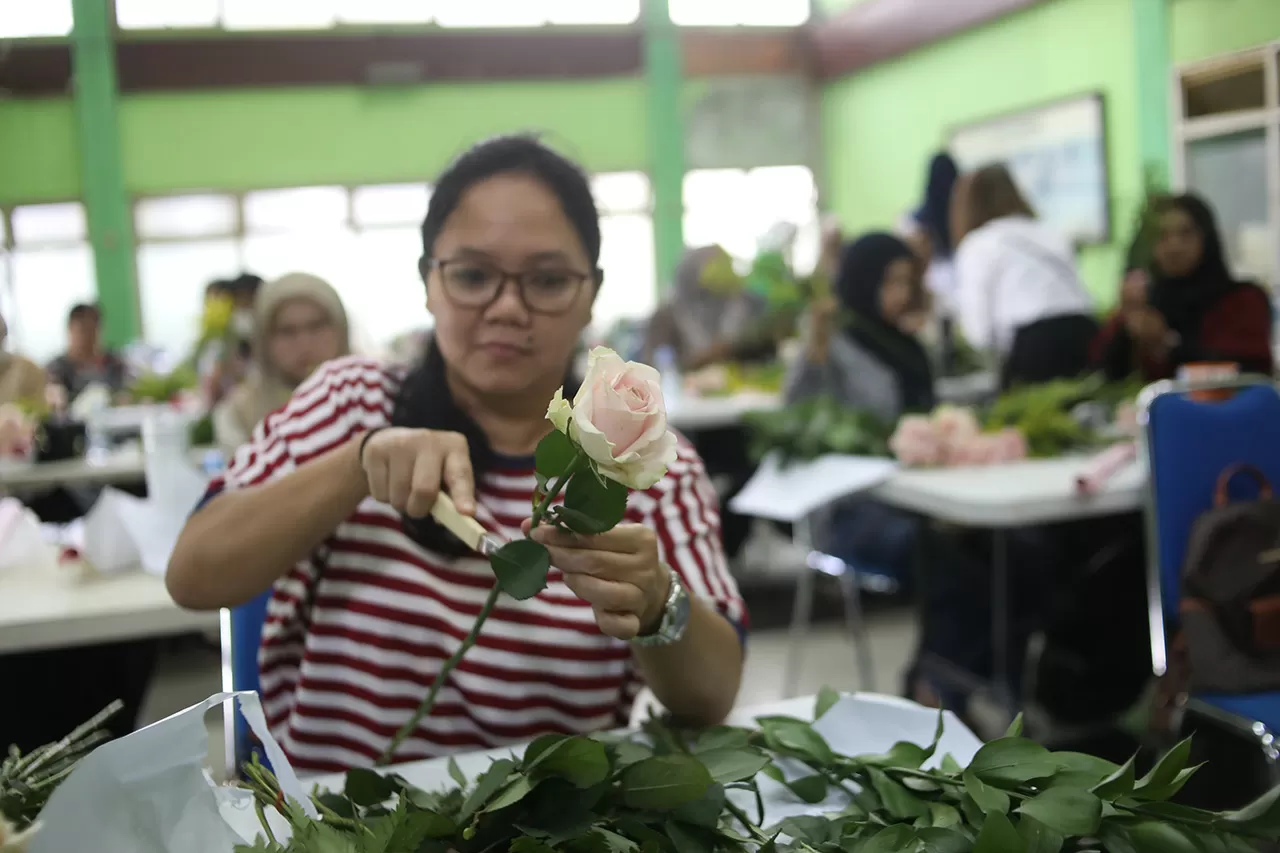 Pelatihan Merangkai...