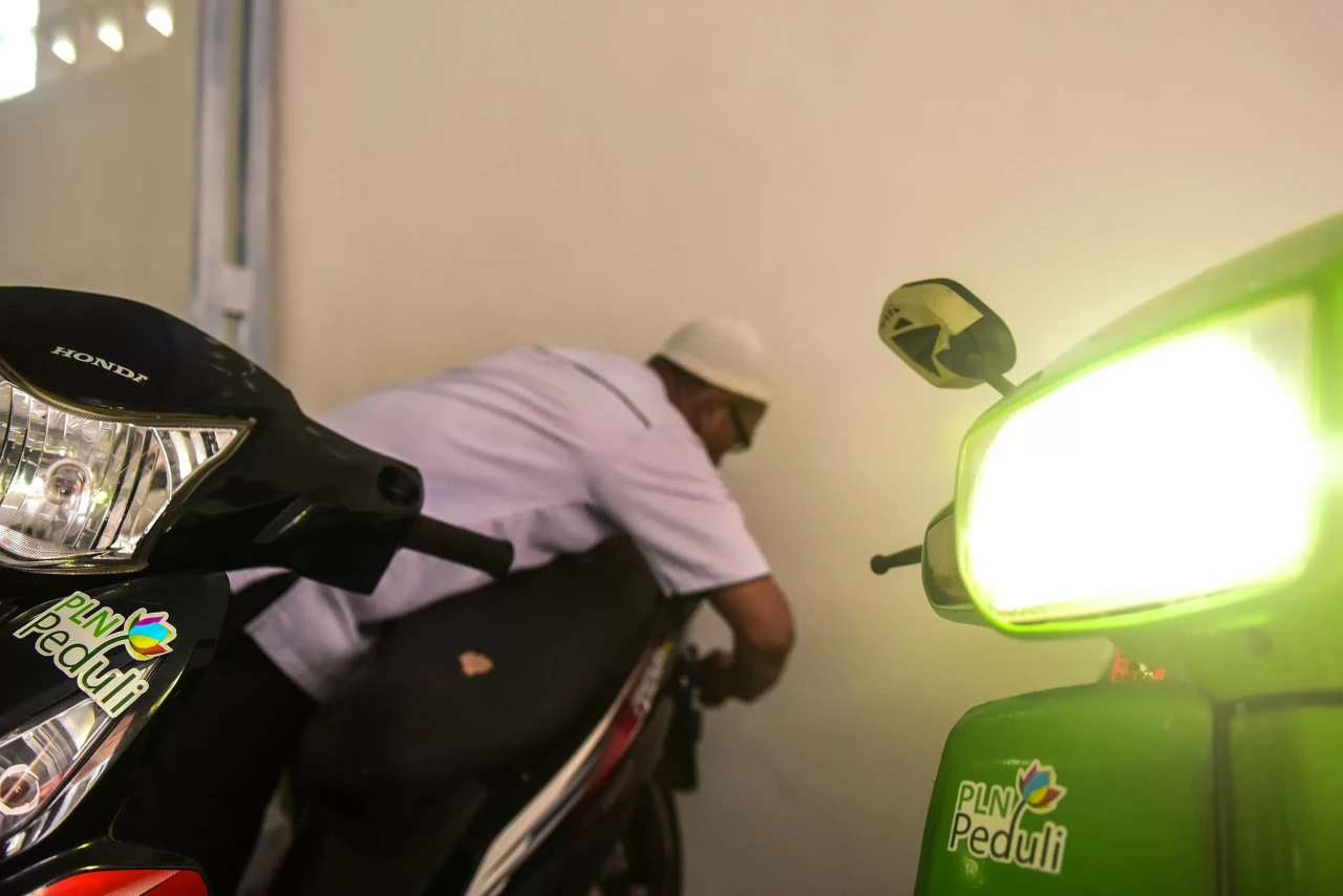 Bengkel Motor Listrik...