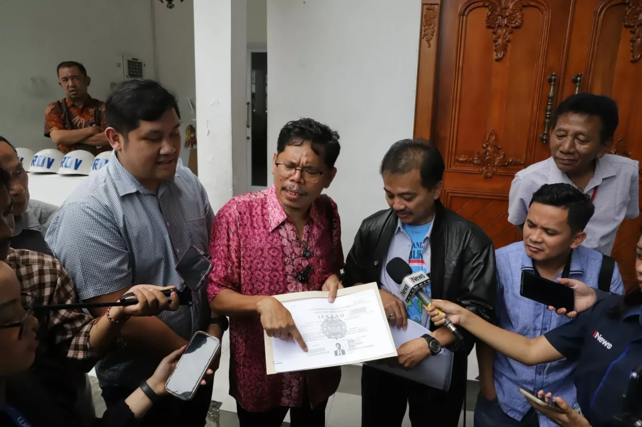 Penampakan Ijazah Jokowi...