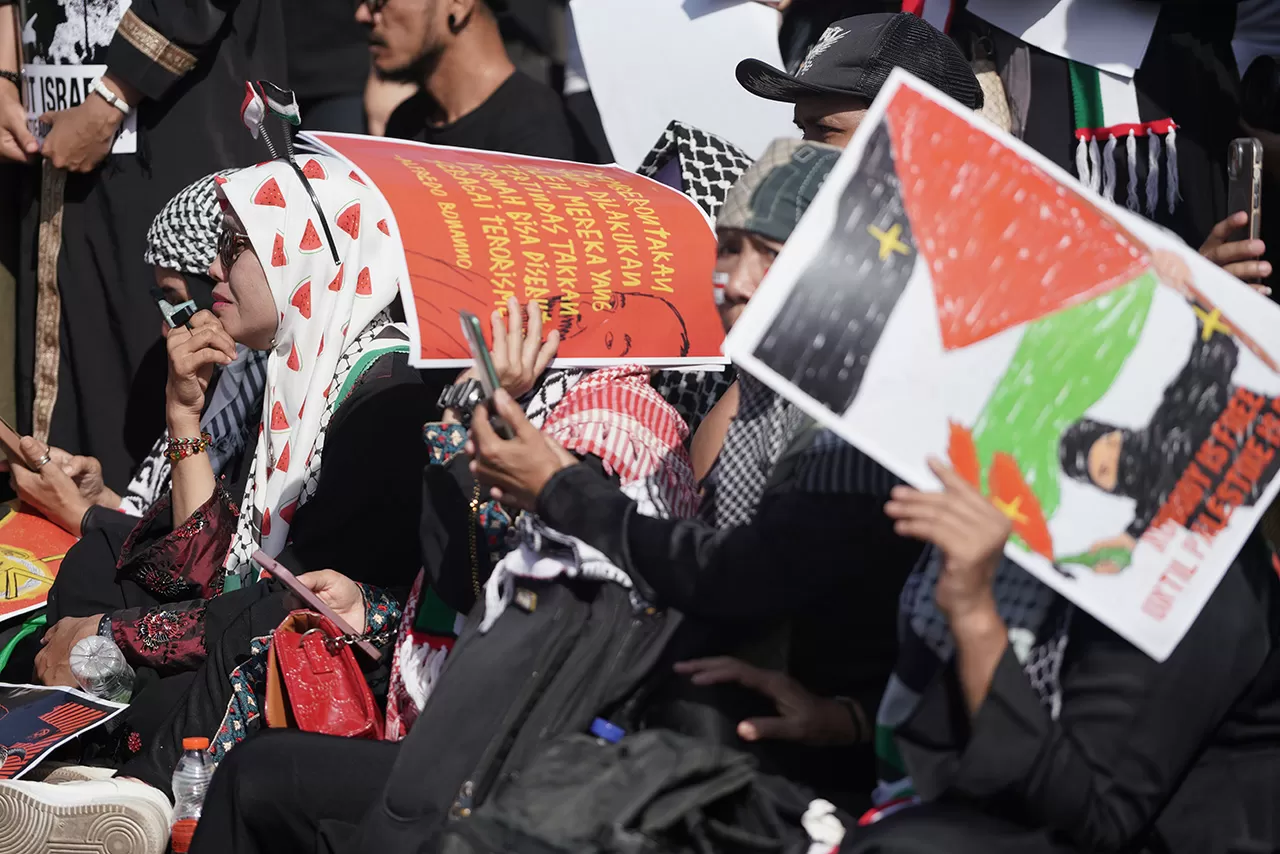 Aksi Solidaritas untuk...