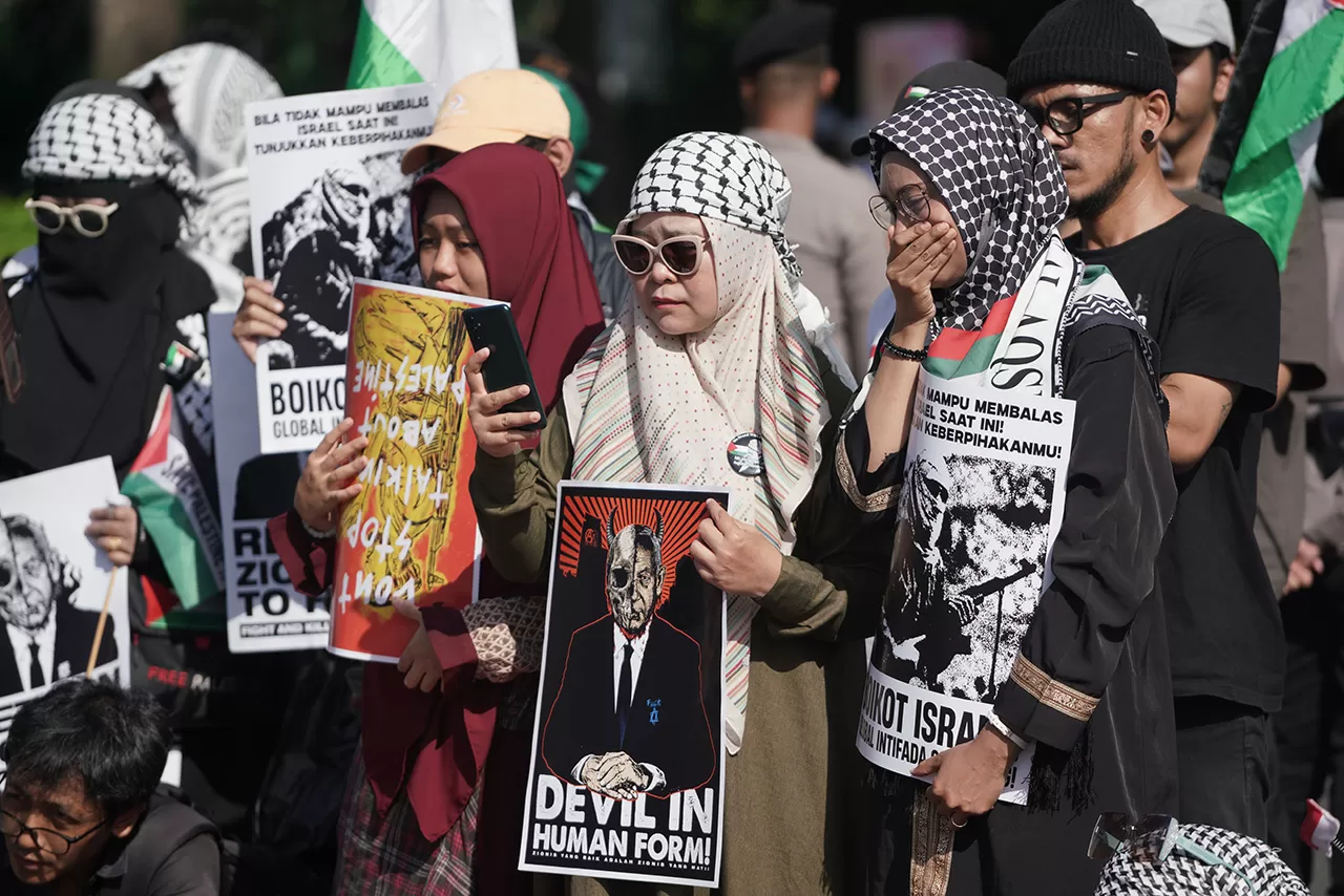 Aksi Solidaritas untuk...