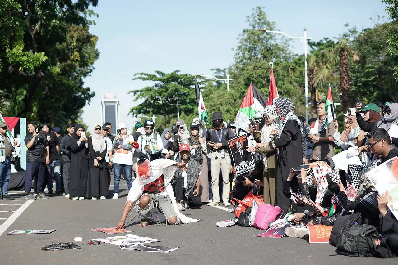 Aksi Solidaritas untuk...