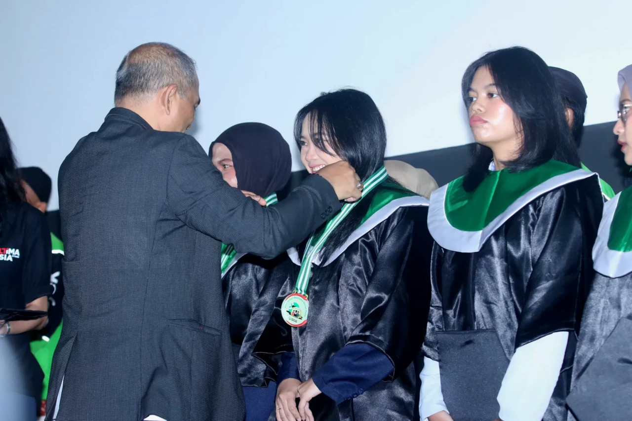 Yayasan GoTo Merah Putih:...