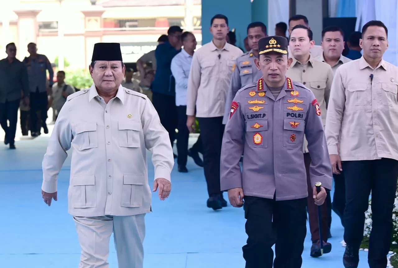 Presiden Prabowo Saksikan...