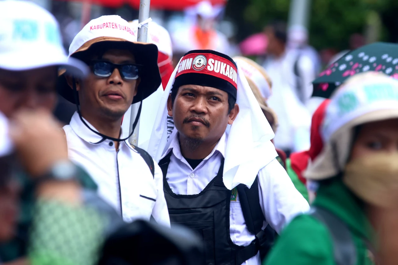 Aksi Ribuan Guru Swasta...