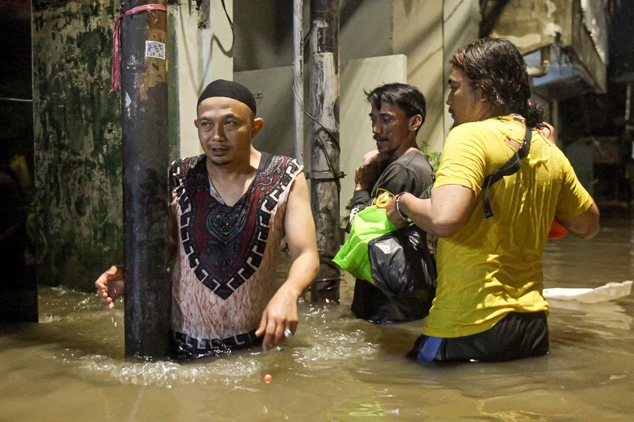 Banjir Rendam 54 RT...