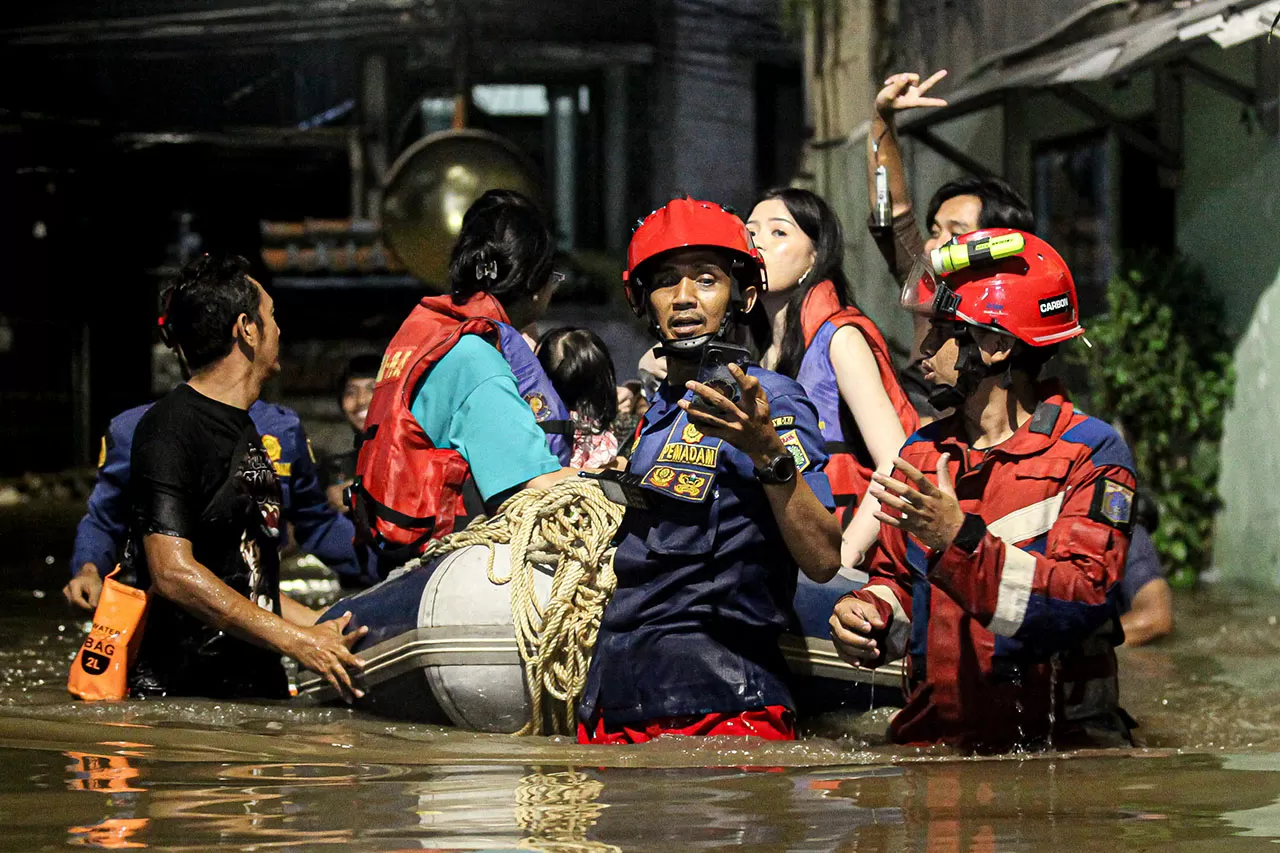 Banjir Rendam 54 RT...