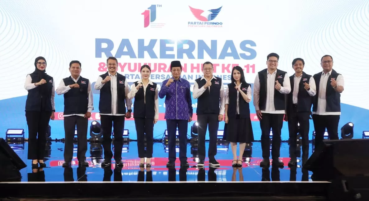 Menteri Agama Hadiri...