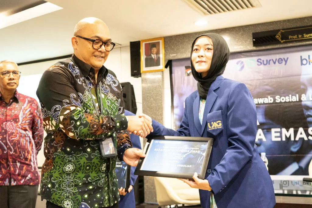 IDSurvey dan Universitas...