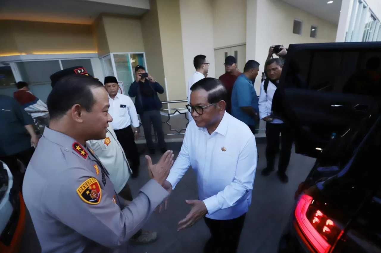Pramono Anung Besuk...