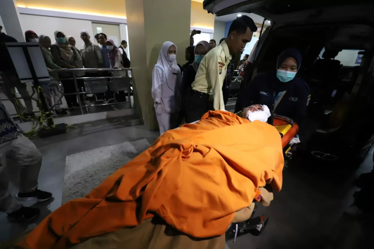 27 Korban Ledakan Masih...