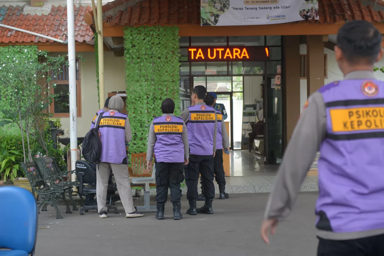 Petugas Psikologi Kepolisian...