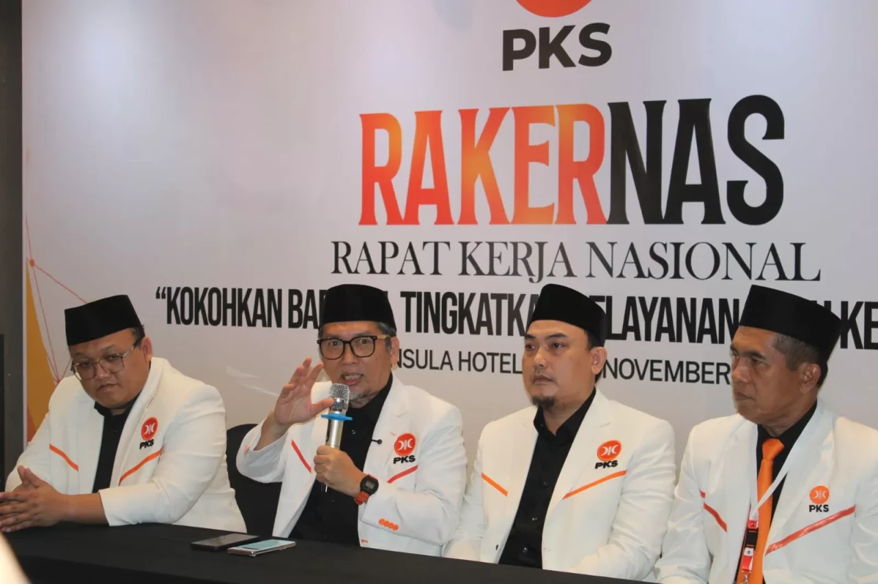PKS Gelar Rakernas 2025:...