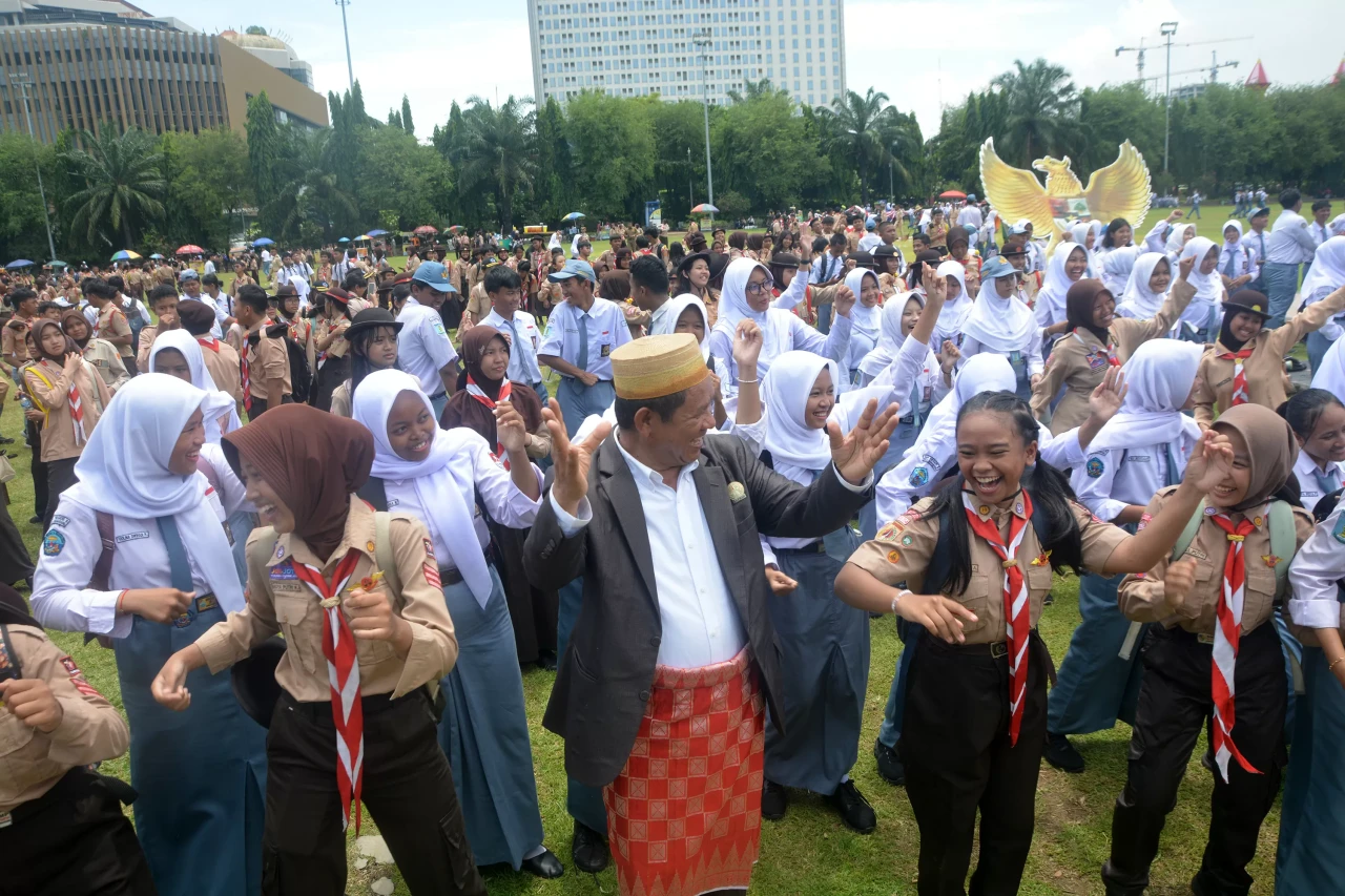 Ribuan Peserta Ciptakan...