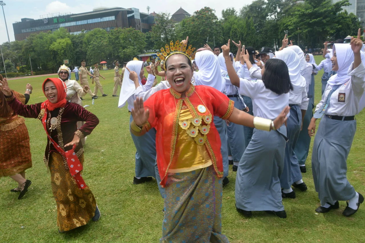Ribuan Peserta Ciptakan...
