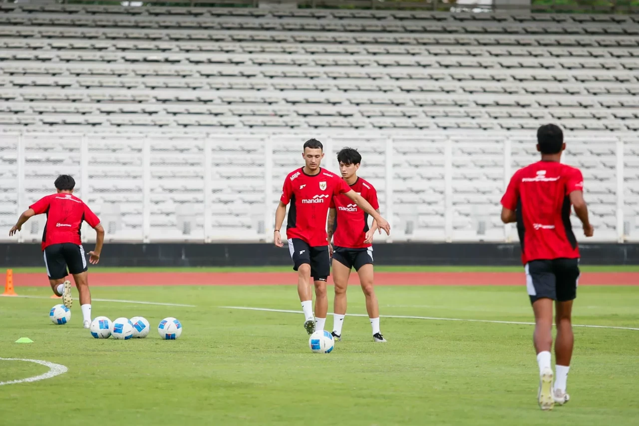 Latihan Timnas Indonesia...