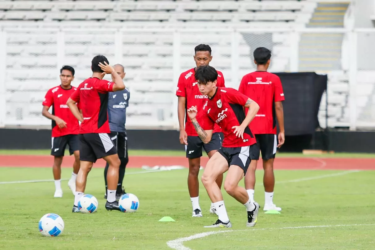Latihan Timnas Indonesia...